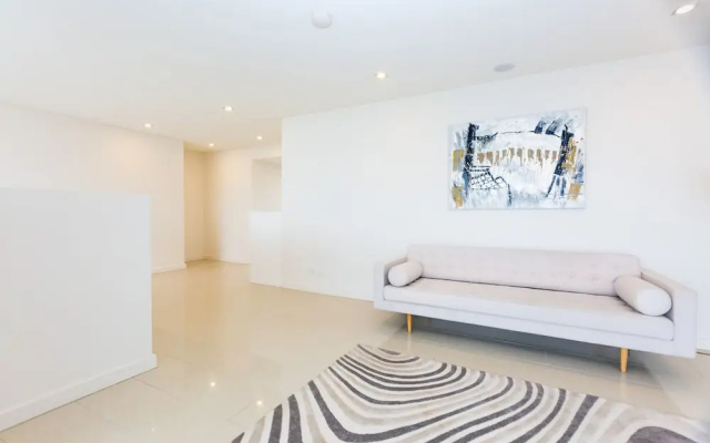 Stylish Inner City Penthouse Apartment