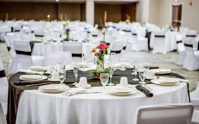 DoubleTree by Hilton Huntington