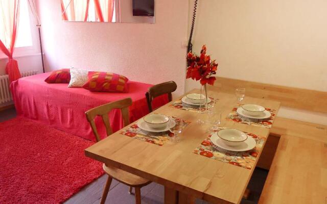 Apartment Les Cimes by Interhome