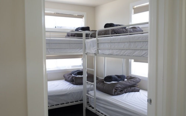 Lake Boga Caravan Park – Guest Rooms – Lake Boga