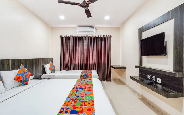 Fabhotel Rove Inn & Suites