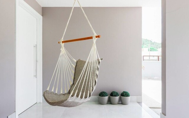 Casa Moderna em Condomínio de Canasvierias