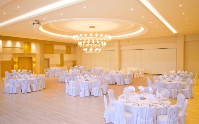Kresten Royal Euphoria Resort