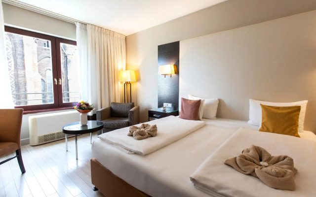 Lions Garden Hotel