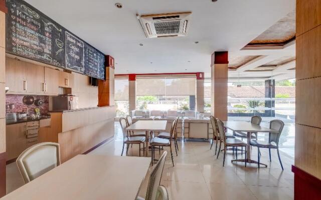 OYO Flagship Tembok Batu Residence