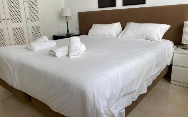 Spacious & sunny ground floor apartment close to Puerto Banus