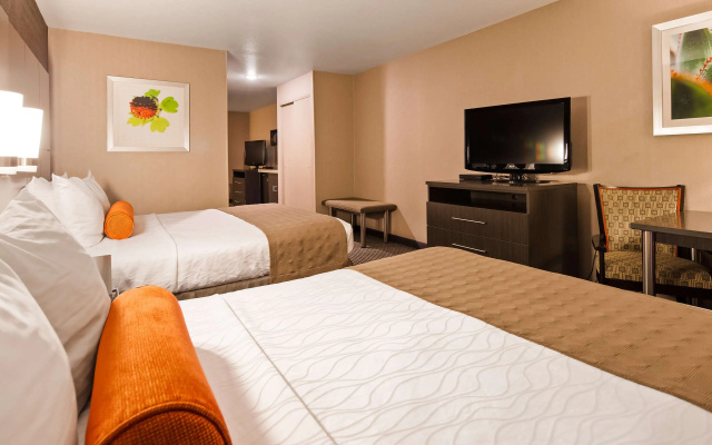 Best Western Plus Rama Inn & Suites