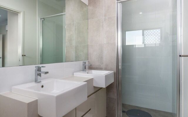 Blue Lagoon Villa B in Trinity Beach