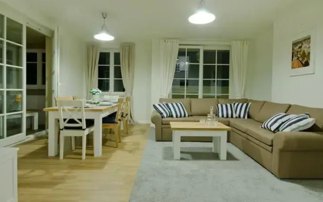 Imperial Apartments - Valor