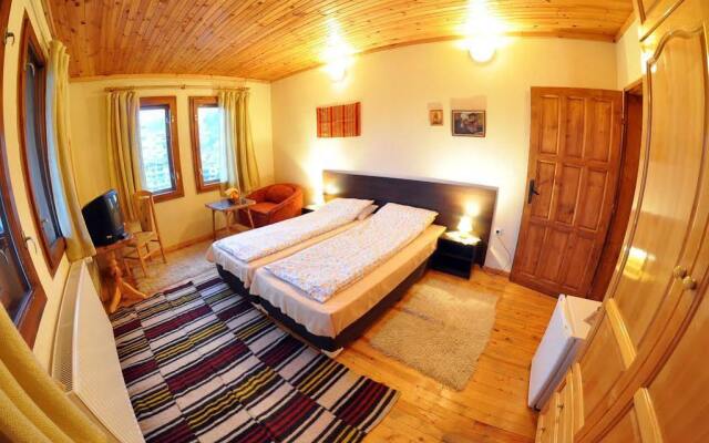 Eco House Family Hotel