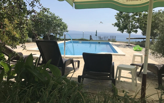 House With Pool in Split Near the Beach