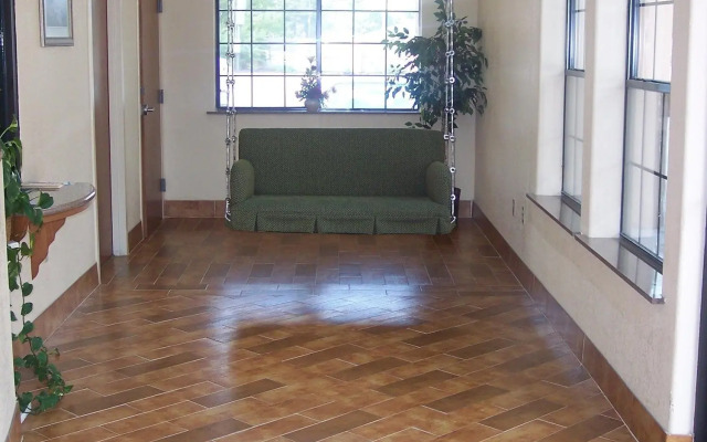 Regency Inn & Suites