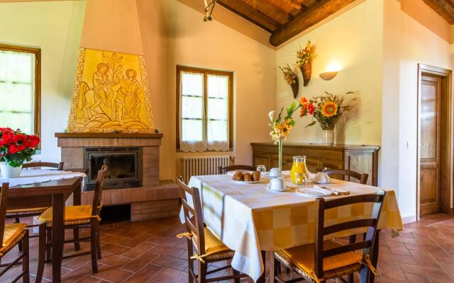 Agriturismo Tuscany With Panoramic Pool