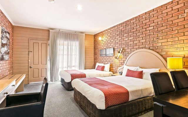 Quality Inn Colonial