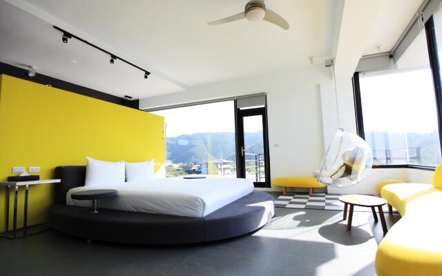 Lake shining Hostel