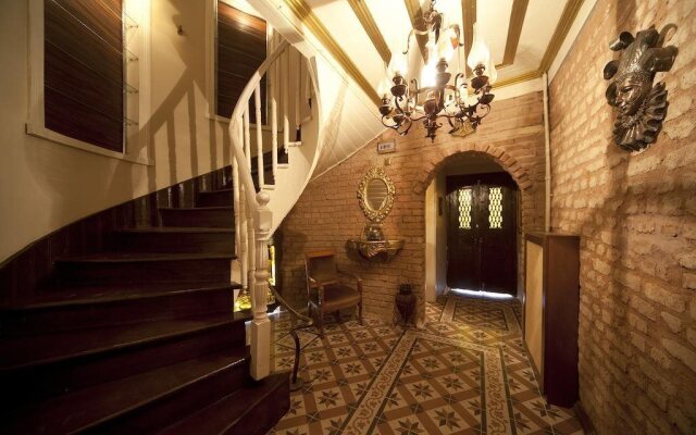 Palation House