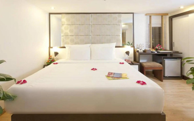 Rising Dragon Villa Hotel