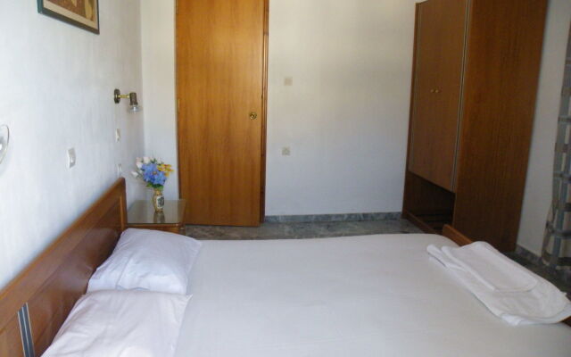 Filoxenia Studios & Apartments