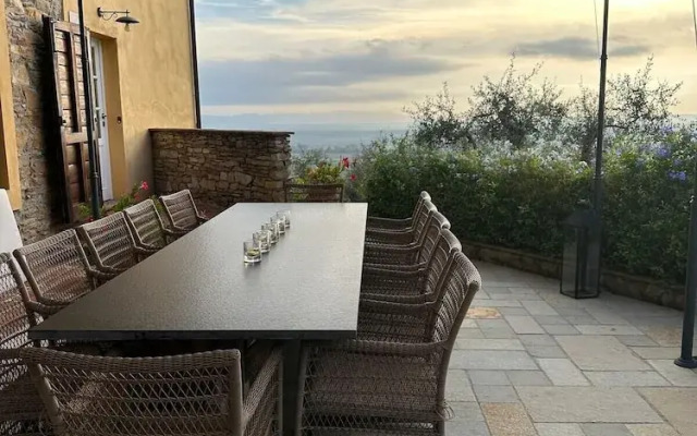 Luxury 6-bed Tuscan Villa Near Lucca and Florence