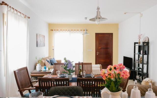 Aphrodite Gardens No.9 Luxury Apt