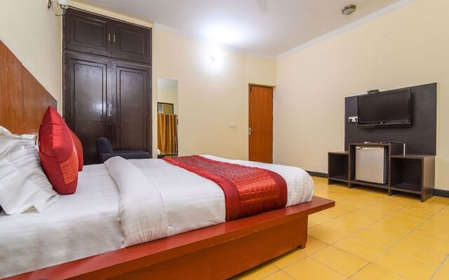 OYO 15376 Purple Star Hotel