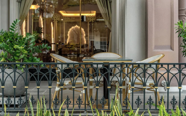 Golden Tree Hotel & Apartment