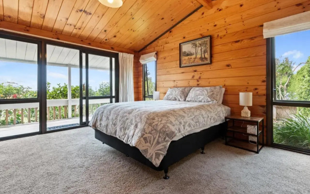 Country Retreat - Athenree Holiday Home