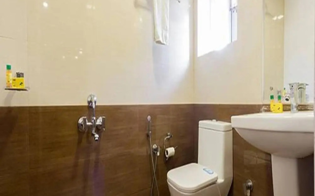FabHotel Sholas Residency
