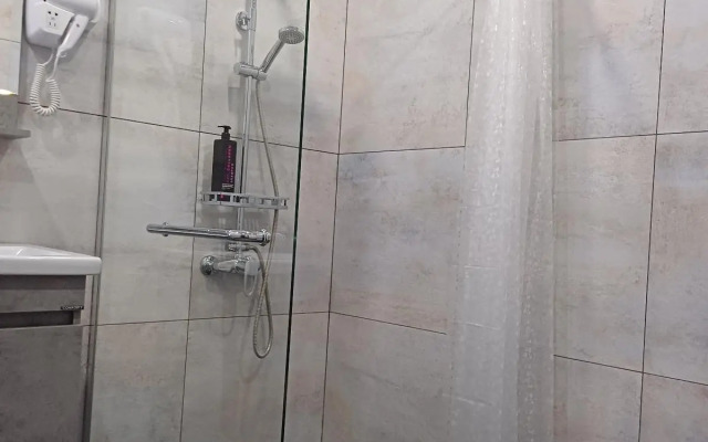 TroeSutokApart Комсомольская 50