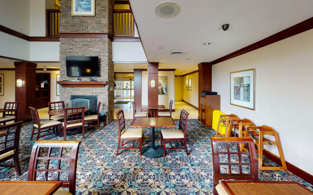 Staybridge Suites Philadelphia Valley Forge 422 by IHG