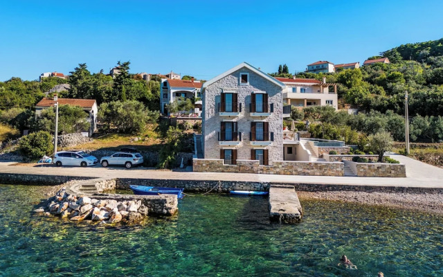 Sea front Villa Draga - infinity pool