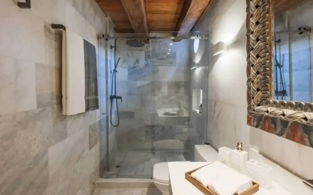 Goitia Apartment-rooftop Jacuzzi