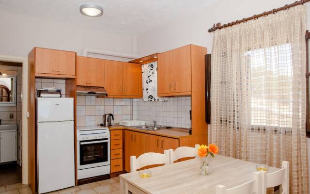 Eleana Apartments And Studios