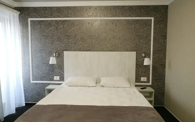 Complex Caprice-Monteoru