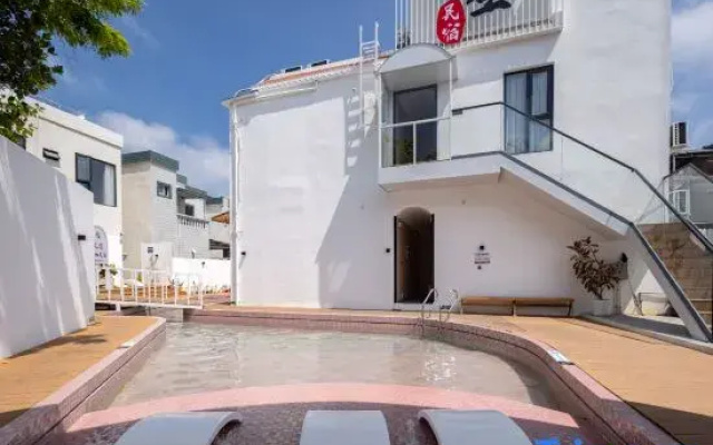 Three Lives · Blooming Pool Homestay (Sanya West Island Branch)