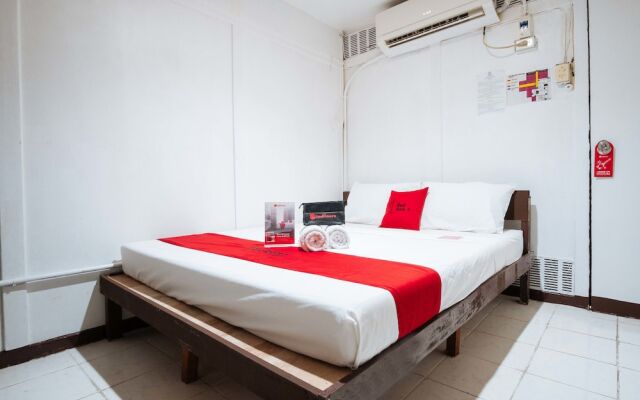 RedDoorz @ Downtown Bacolod