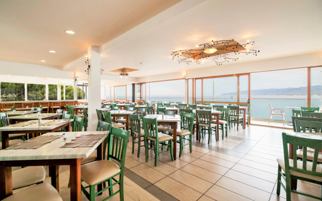 Horizon Beach Hotel