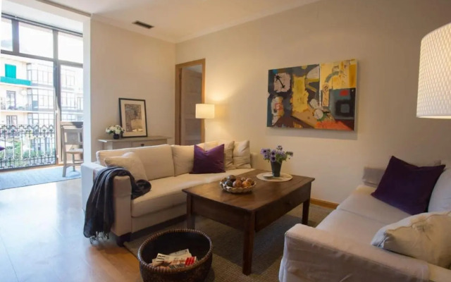 Elegant 3-bedroom Apartment in the Heart of BCN