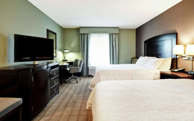 Hampton Inn & Suites Detroit-Canton