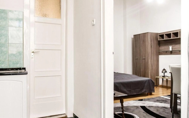 W2 Synagogue Apartment