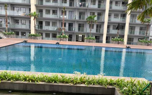 Comfort and Cozy Studio Apartment at Daan Mogot City By Travelio – Pool – Jakarta