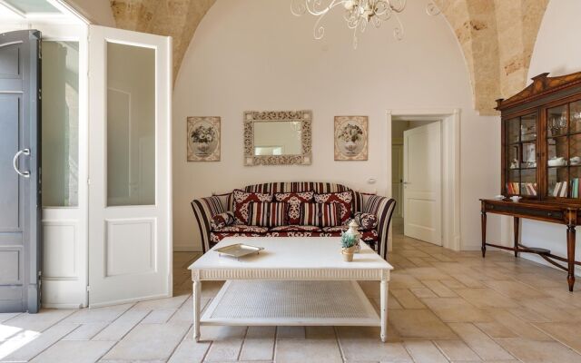 1966 Villa Medici Alla Macchia by Perle di Puglia