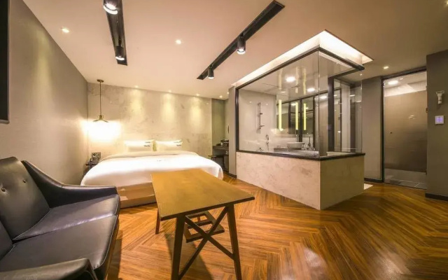 Hotel Smith