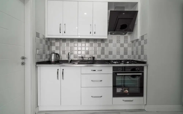 Charming and Central Flat Near Beach in Muratpasa