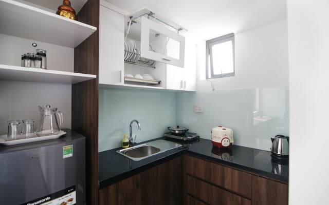 Royal Lion Hotel and Apartment