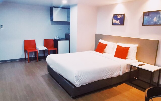 Star Sukhumvit by OYO Rooms