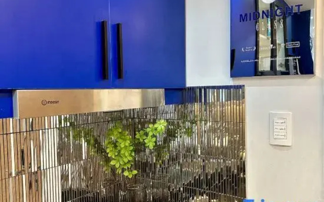 Deluxe Executive End Unit in Downtown Makati