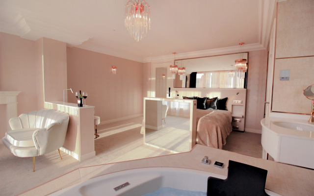 Paris j'Adore Hotel & Spa