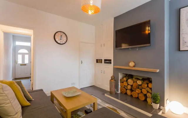 Ashton House, Luton - inhabit short stays