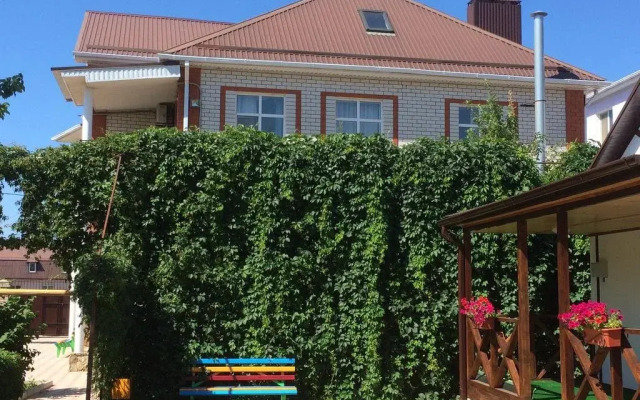 Guest House on Ulitsa Svyatogo Georgiya